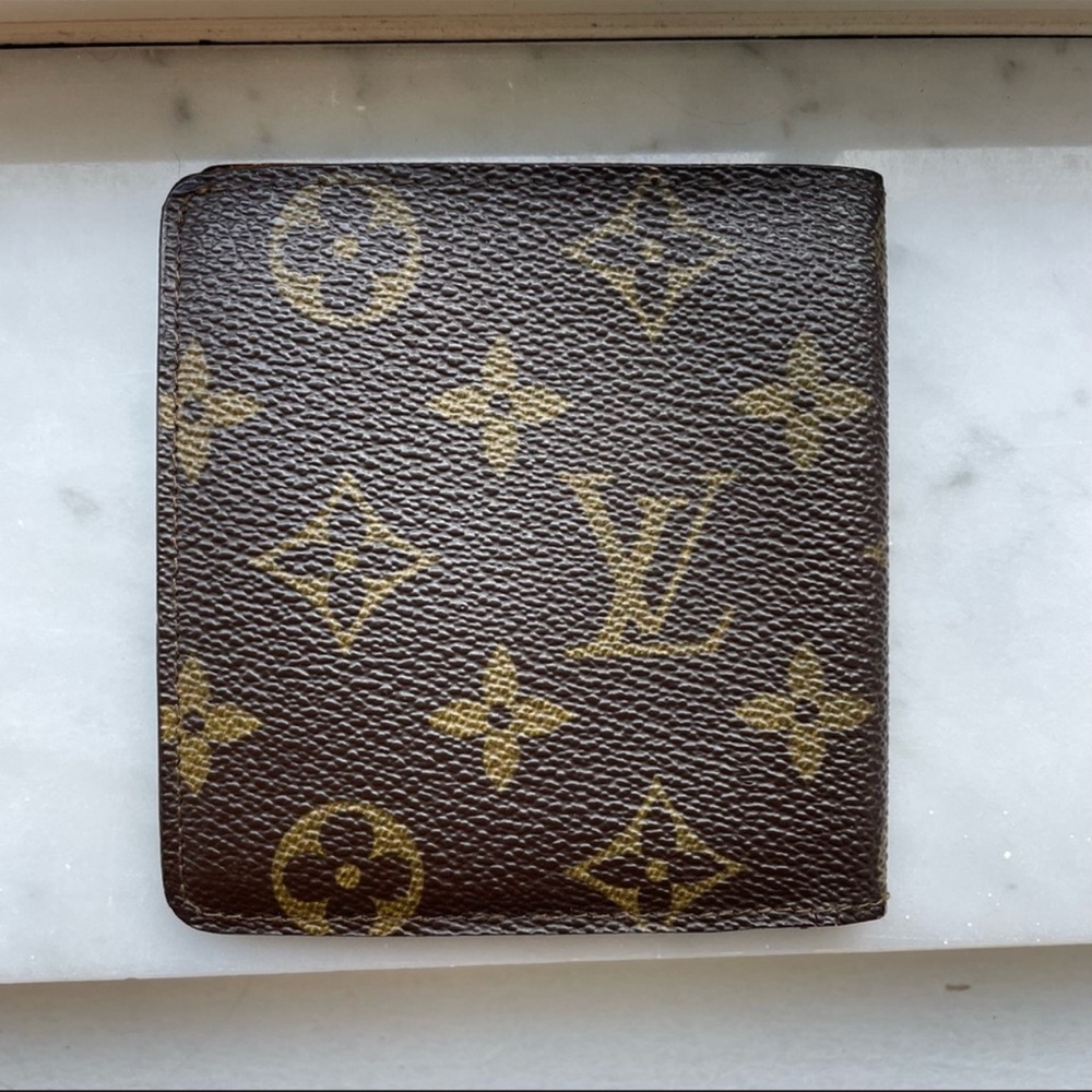 SALE 💖 Louis Vuitton Monogram Bi-Fold Wallet